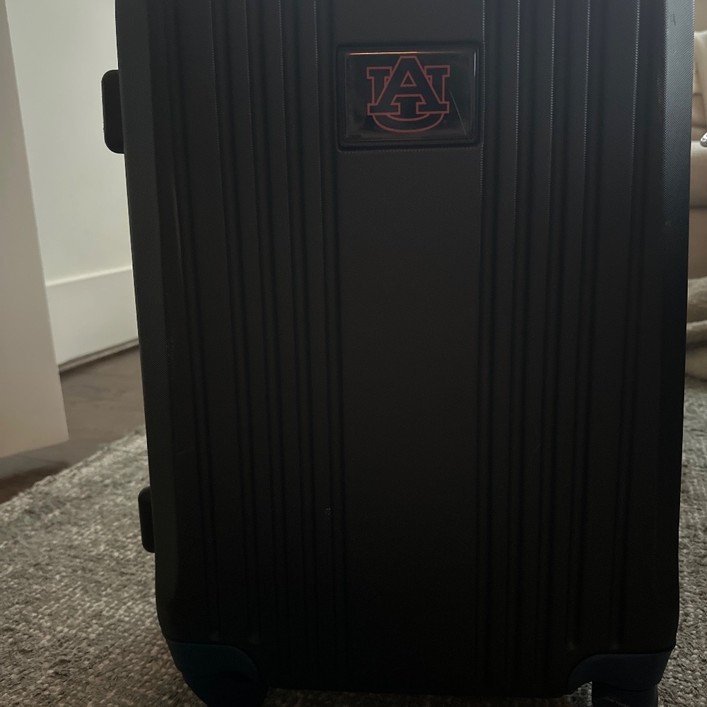Suit case - Picture 2 of 5